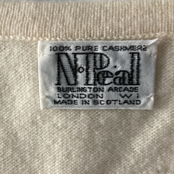 Ladies cream Cashmere Sweater, Medium - Picture 2 of 3